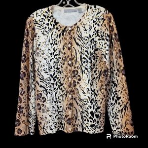 ♥️Liz Claiborne animal print metallic detail crewneck button front cardigan